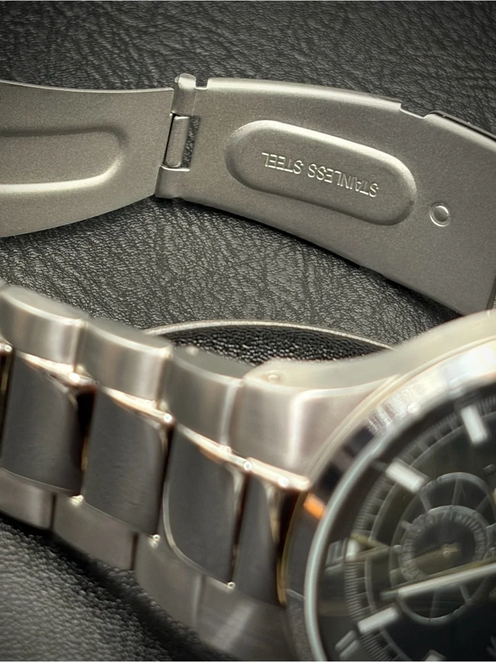 Kenneth Cole New York Stainless Steel Watch – Original Tag (NWOT/Flaws)